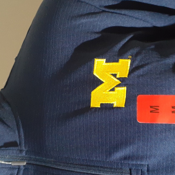 NWT Champion Michigan Wolverines Long Sleeve 1/4 Zip Pullover - Picture 3 of 11
